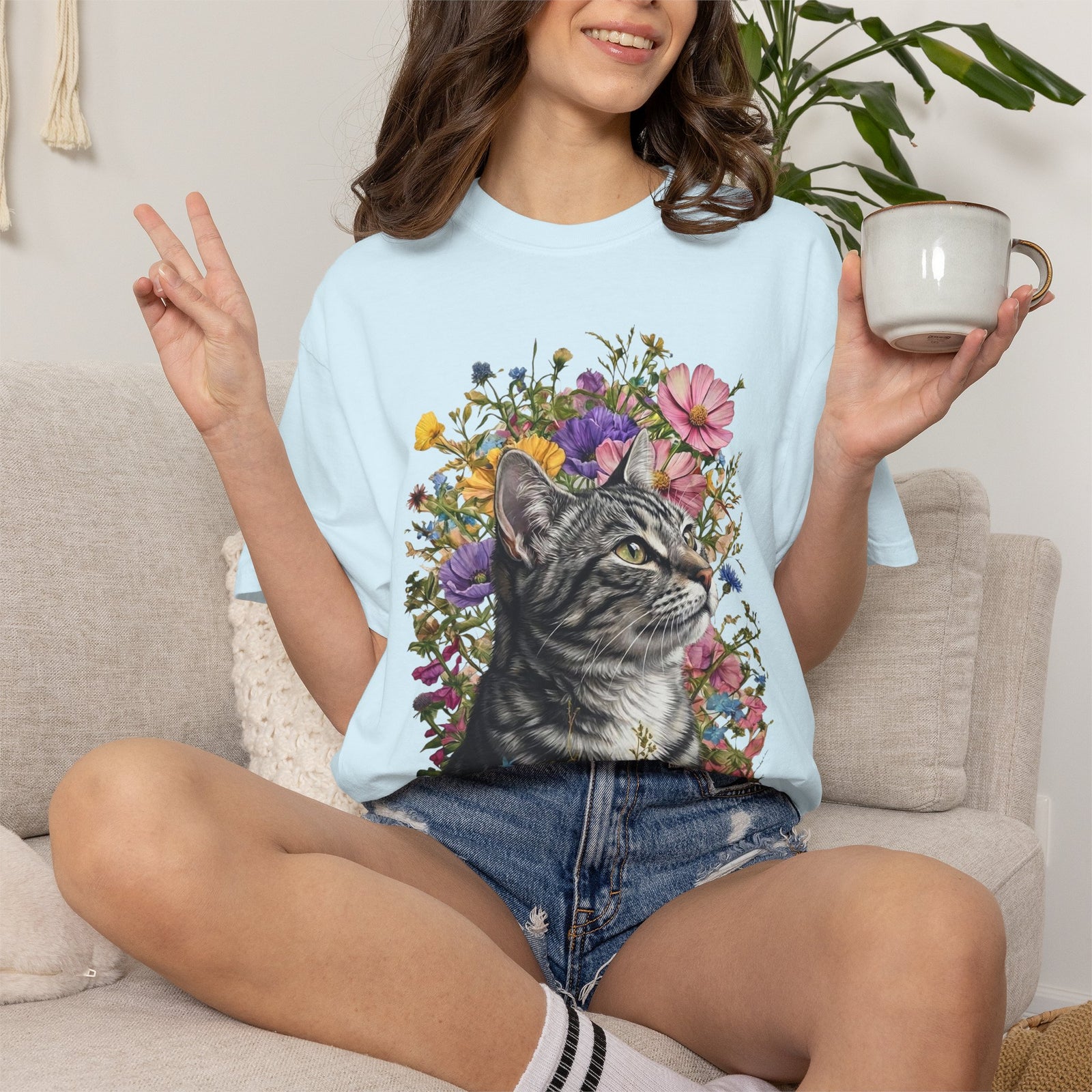 Gray Tabby Cat Wildflower Shirt – Comfort Colors® Floral Tee