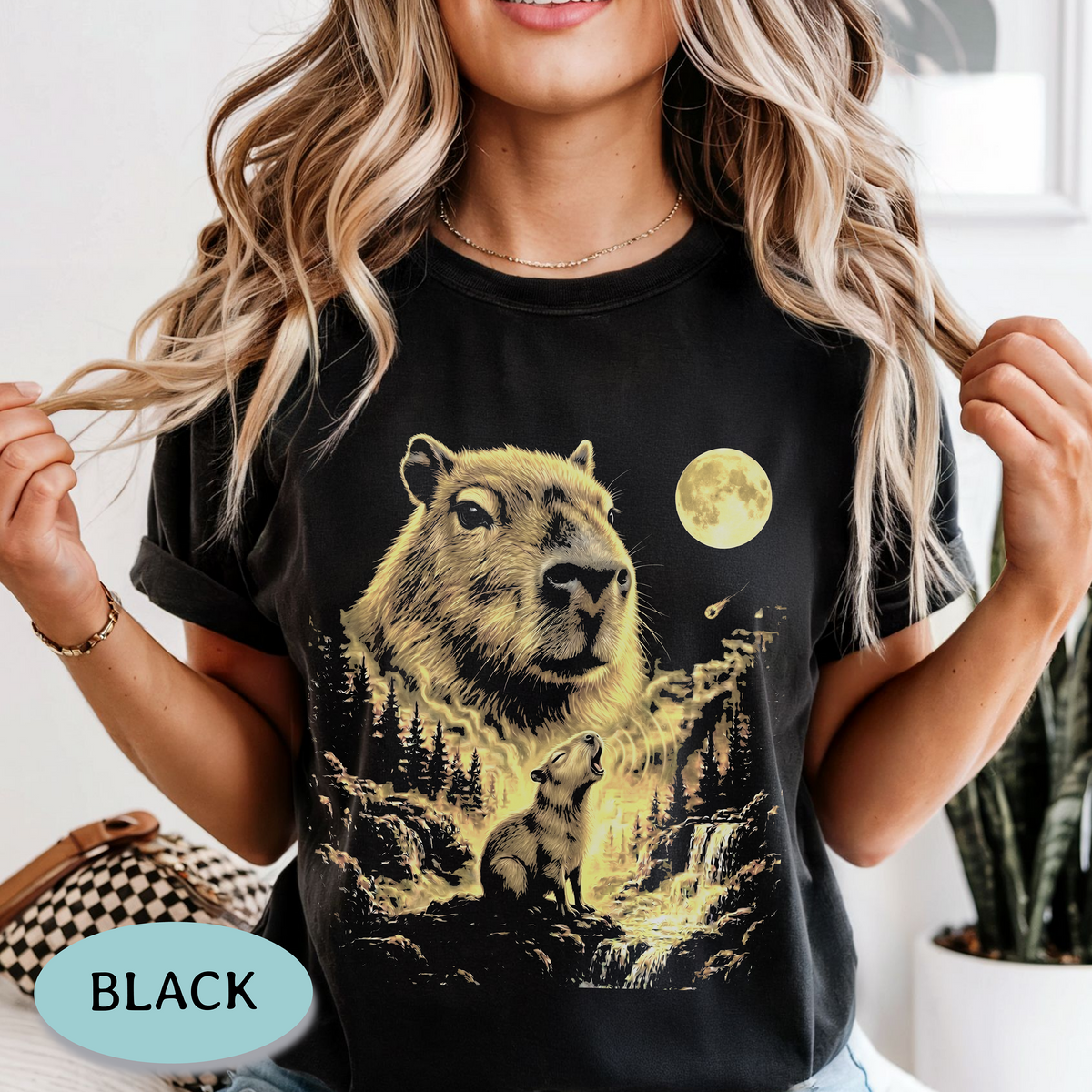 Capybara Howling at the Moon Shirt – Comfort Colors® Tee