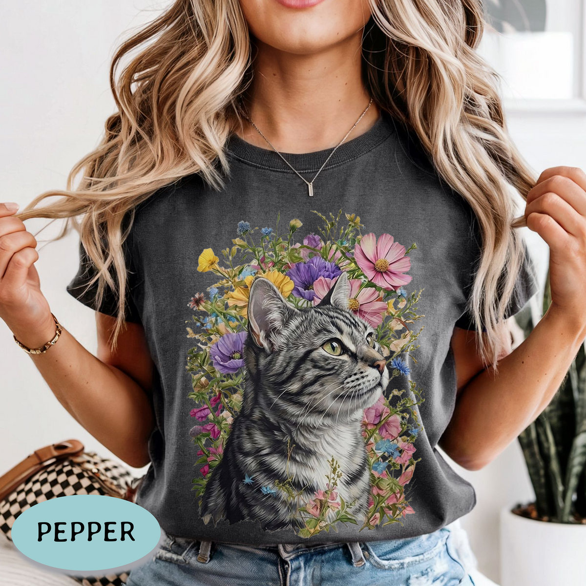 Gray Tabby Cat Wildflower Shirt – Comfort Colors® Floral Tee